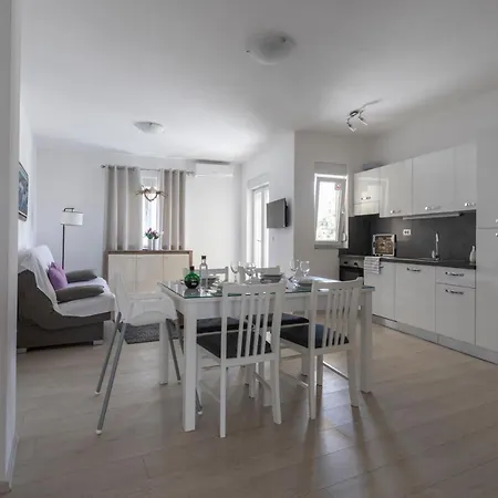 Atena Zaton Apartment Nin